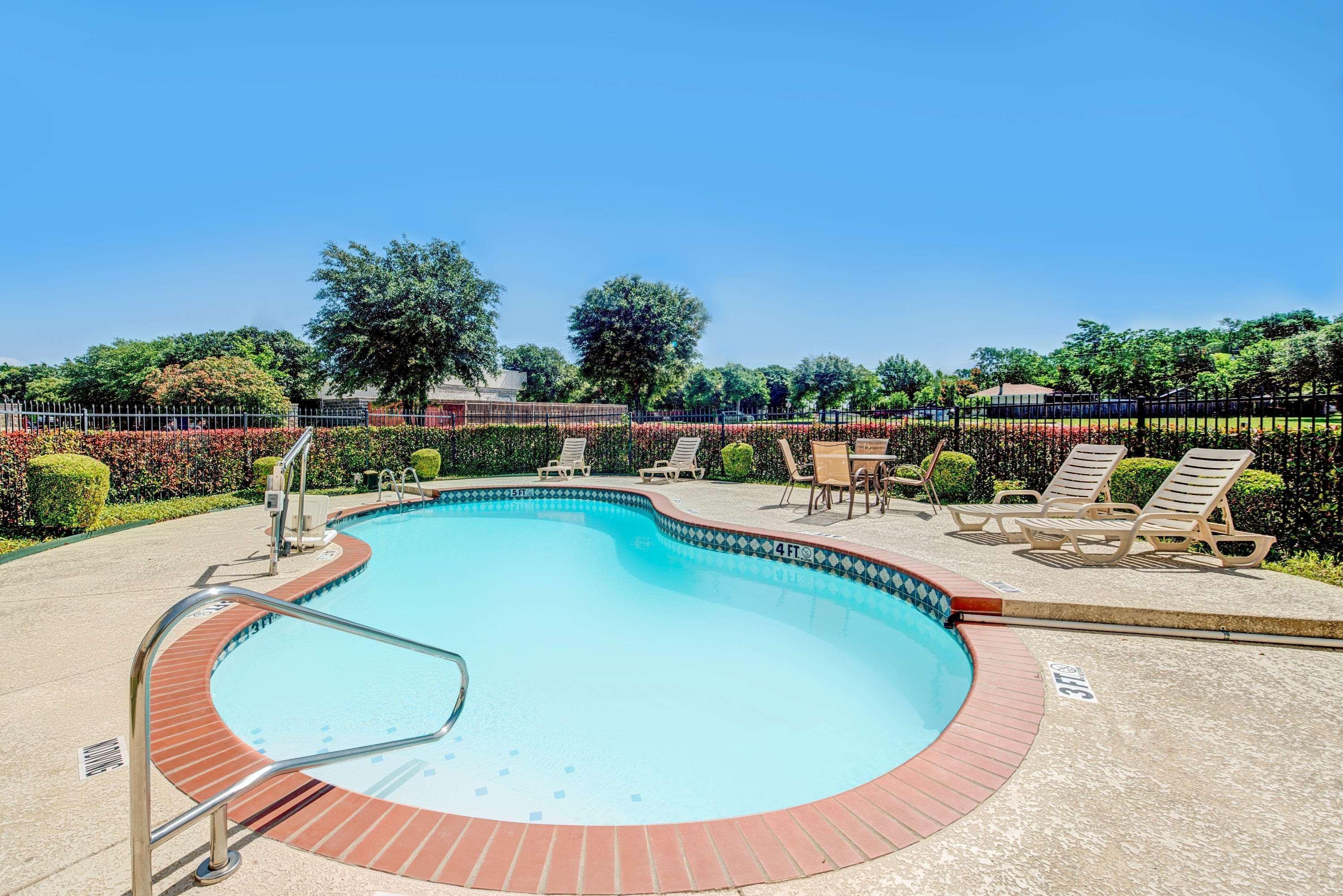 Super 8 By Wyndham Mckinney/Plano Area Εξωτερικό φωτογραφία