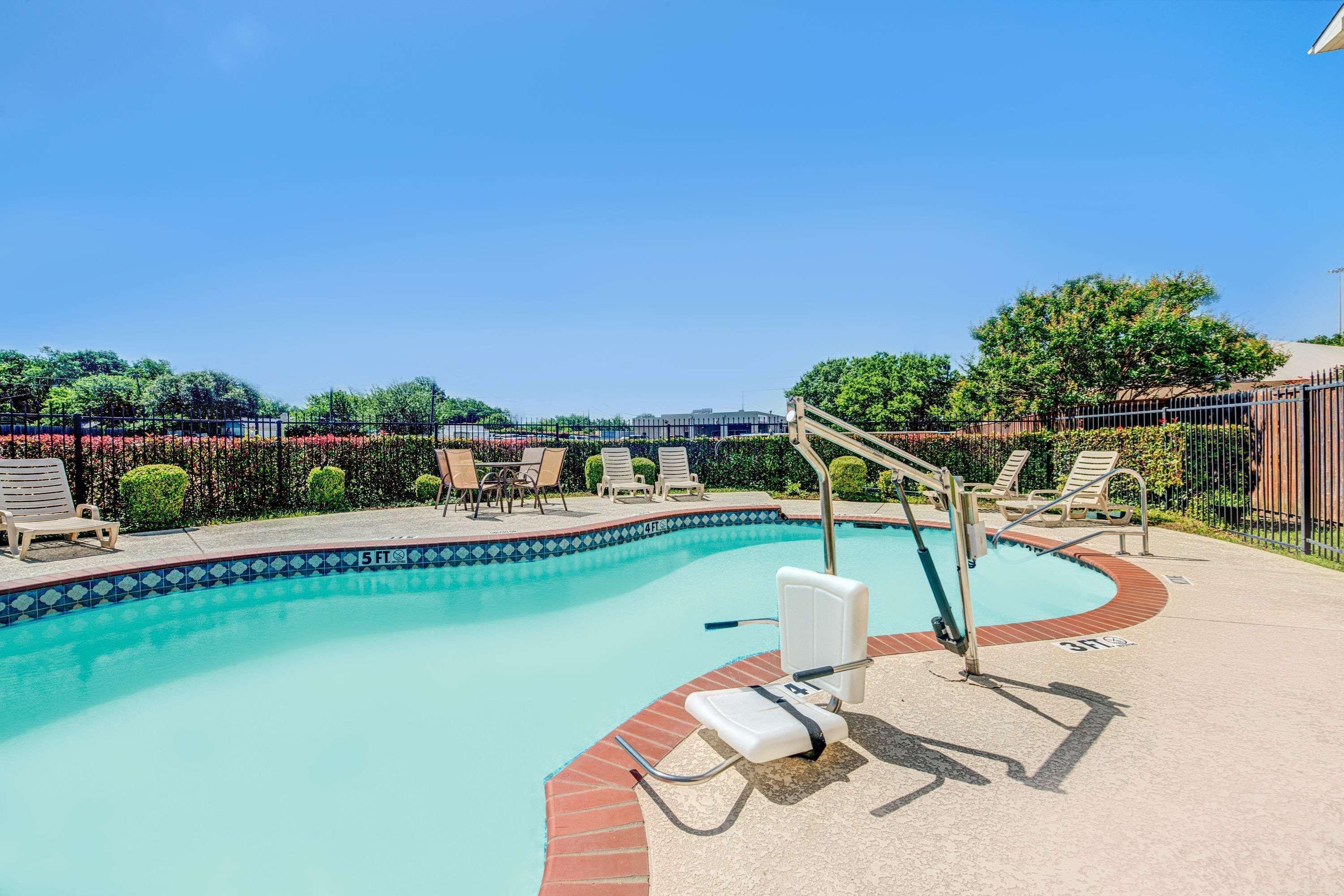 Super 8 By Wyndham Mckinney/Plano Area Εξωτερικό φωτογραφία