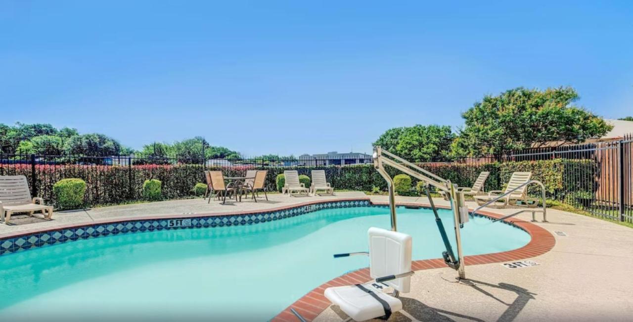 Super 8 By Wyndham Mckinney/Plano Area Εξωτερικό φωτογραφία